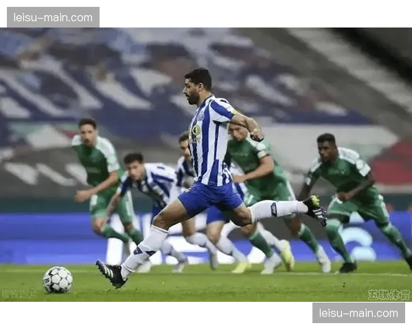 纽卡斯尔联主场三比零完胜阿斯顿维拉 延续主场不败纪录